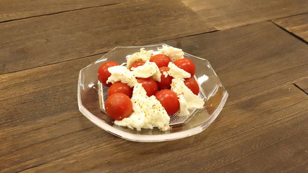 かけるだけなのに絶品！ミニトマトとモッツァレラの彩酢がけ